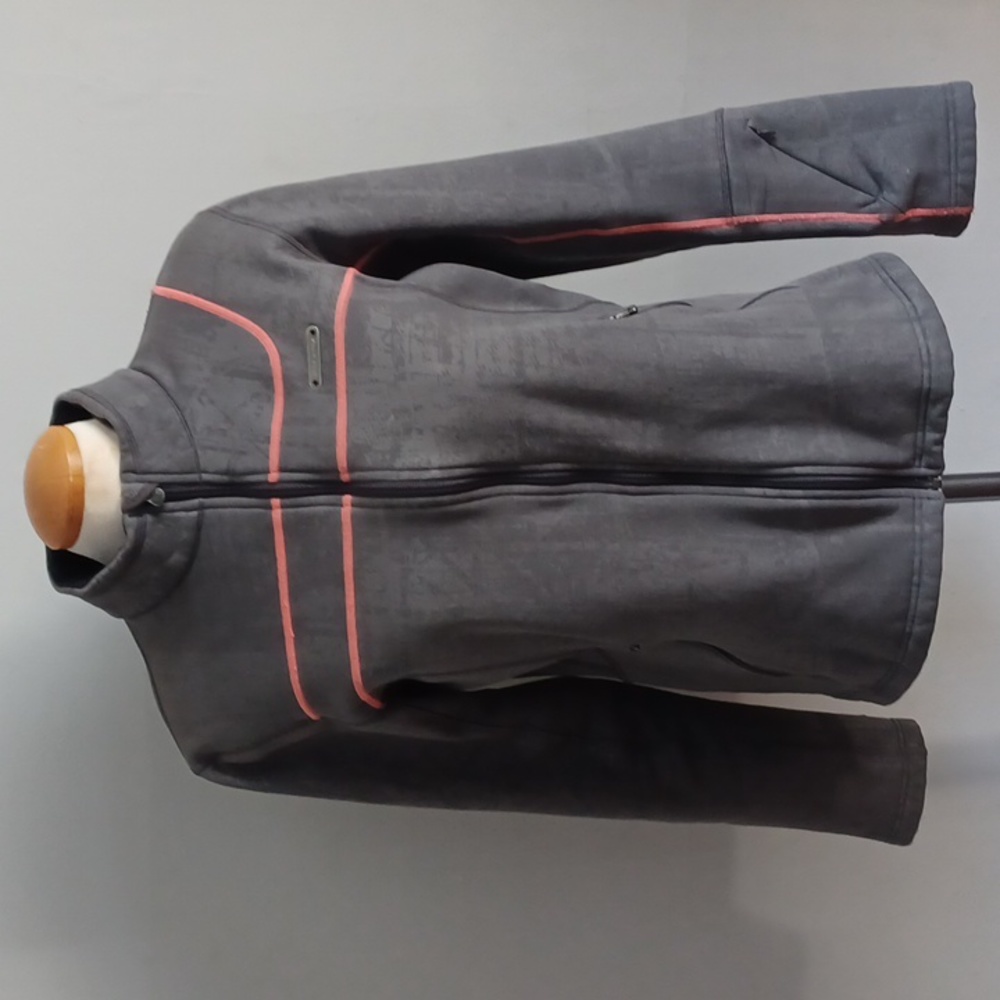 Under Armour Size XL